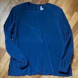 Woven Long-Sleeve Silk Crewneck Top in a Light Navy